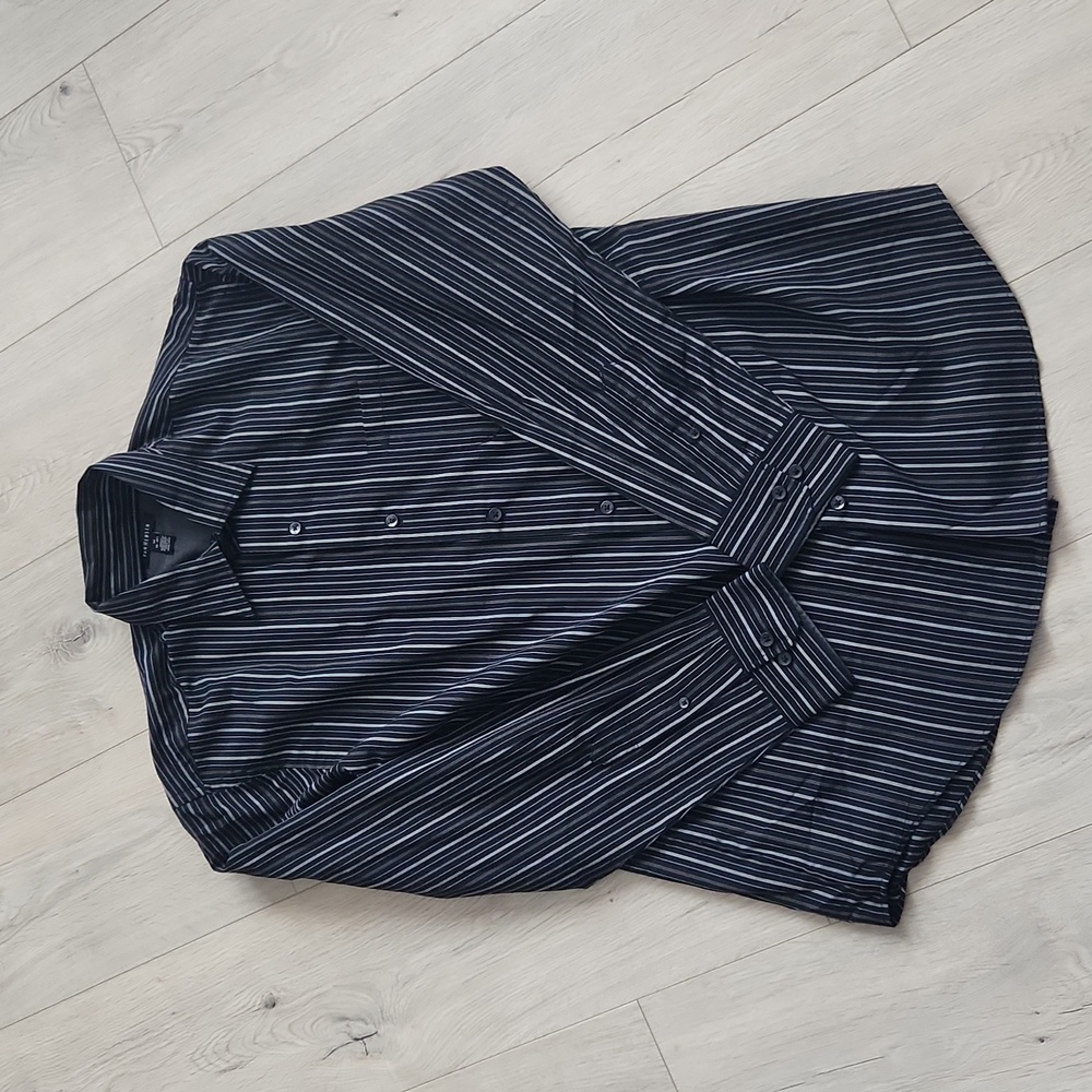 Men's Van Heusen 15-15.5 Dress shirt